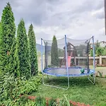 32 Forest View *
