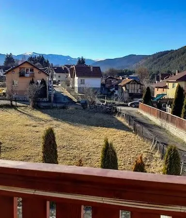 32 Forest View * Govedartsi