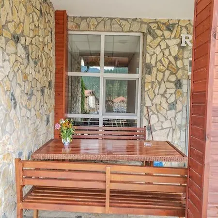 32 Forest View Апартаменты
