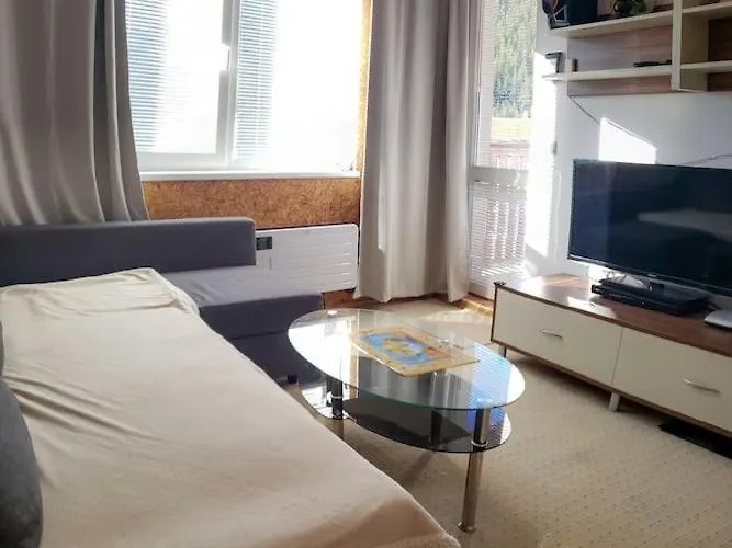 32 Forest View Apartament