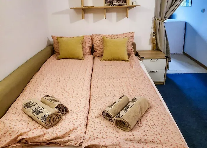 32 Forest View Apartament *