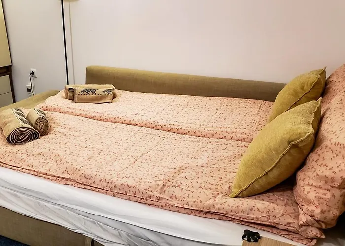 32 Forest View Apartament