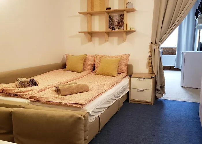 32 Forest View * Govedartsi